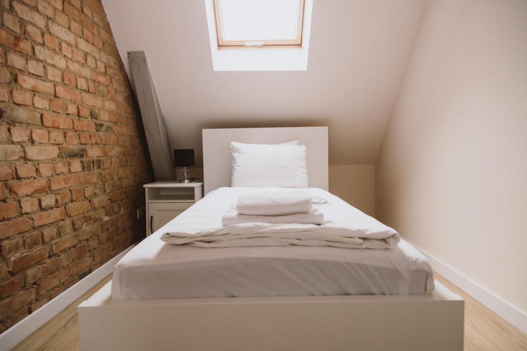 Apartamenty Leszno レシュノ エクステリア 写真