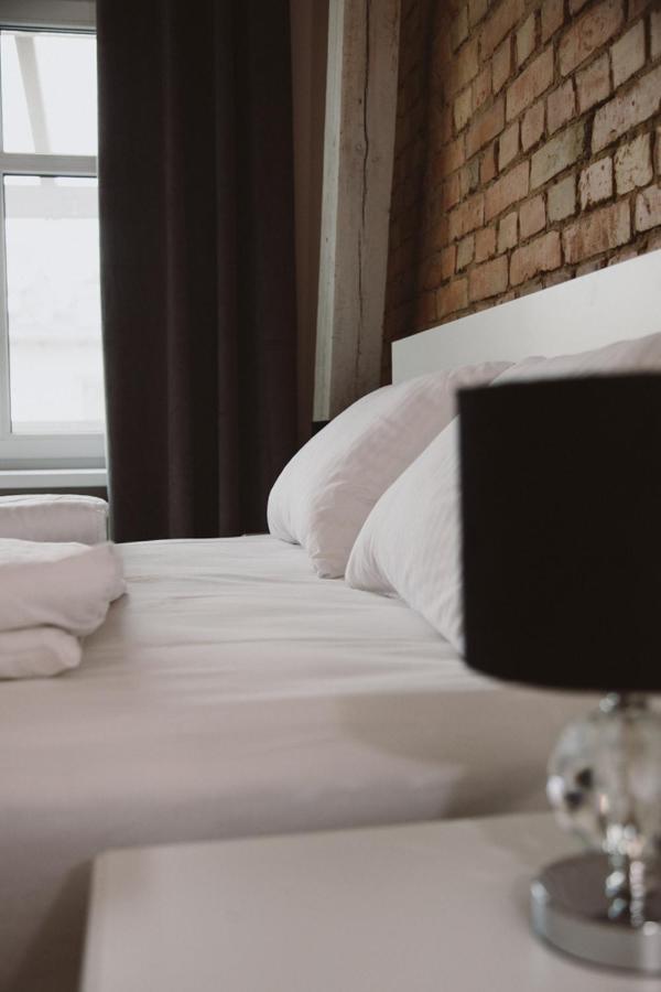 Apartamenty Leszno レシュノ エクステリア 写真