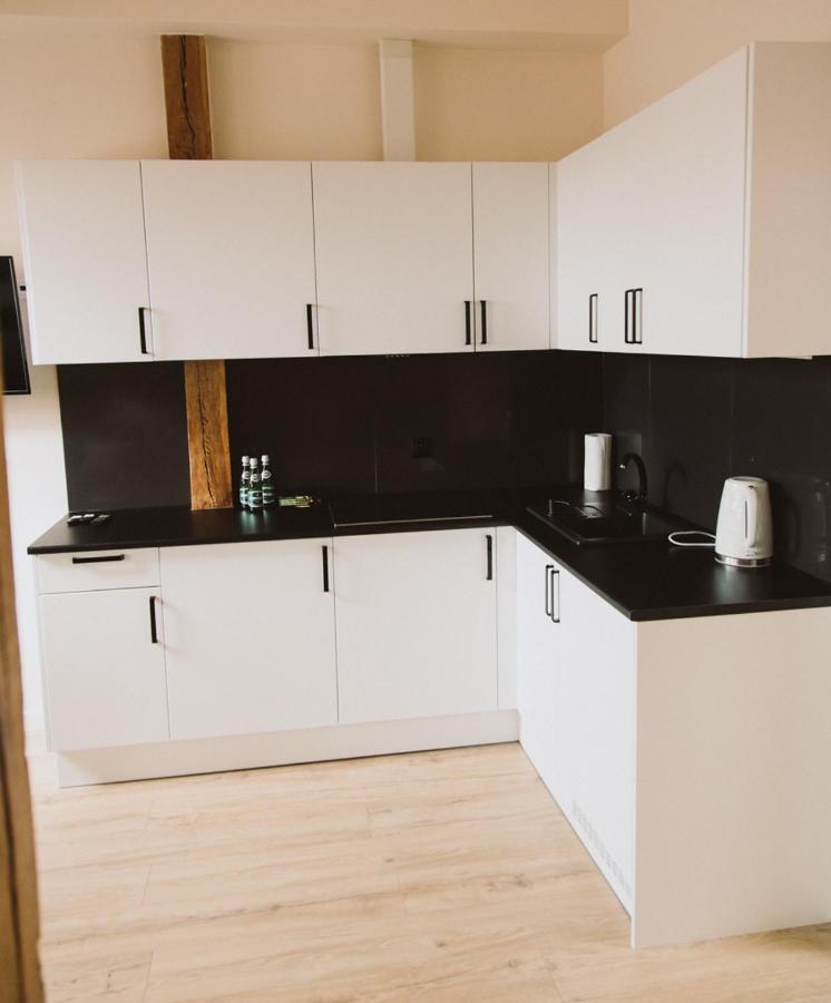 Apartamenty Leszno レシュノ エクステリア 写真
