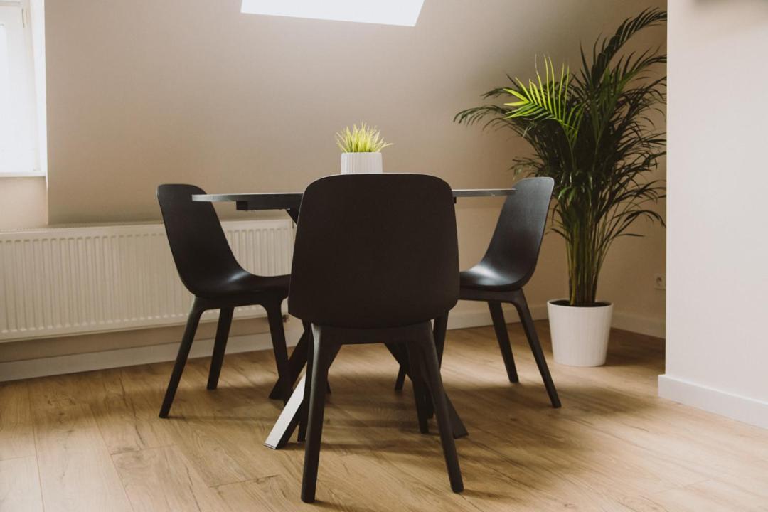 Apartamenty Leszno レシュノ エクステリア 写真