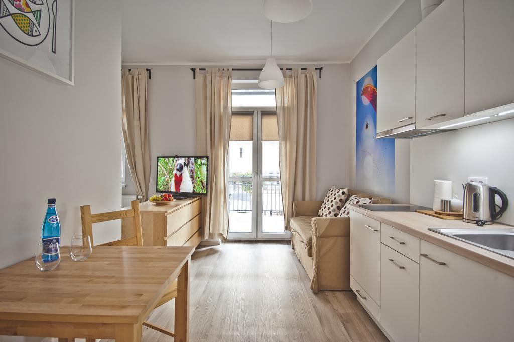 Apartamenty Leszno レシュノ エクステリア 写真