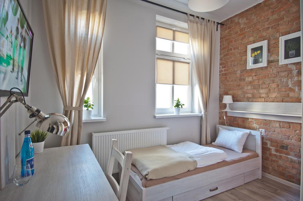 Apartamenty Leszno レシュノ エクステリア 写真