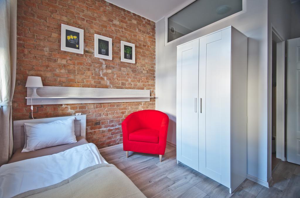 Apartamenty Leszno レシュノ エクステリア 写真