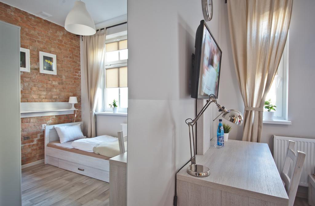 Apartamenty Leszno レシュノ エクステリア 写真