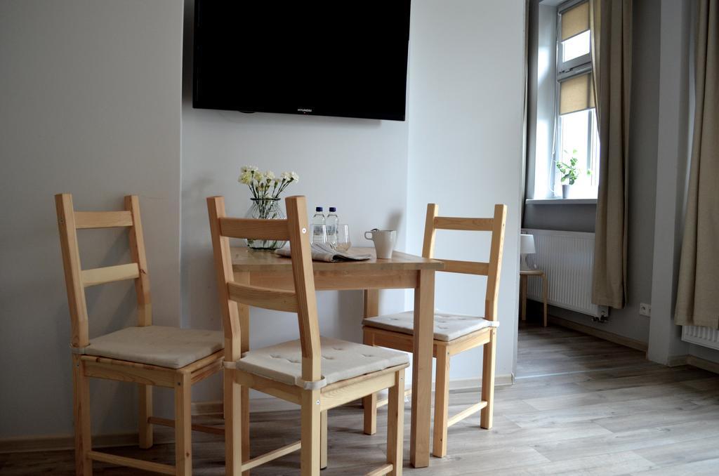 Apartamenty Leszno レシュノ 部屋 写真