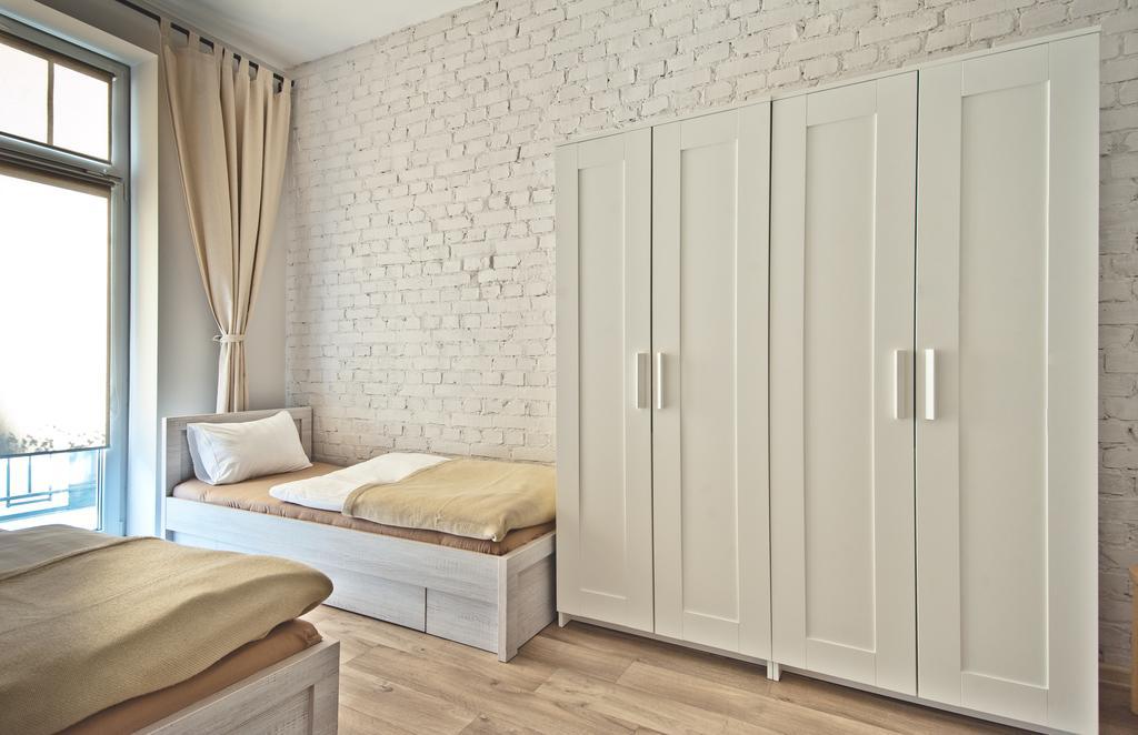 Apartamenty Leszno レシュノ エクステリア 写真