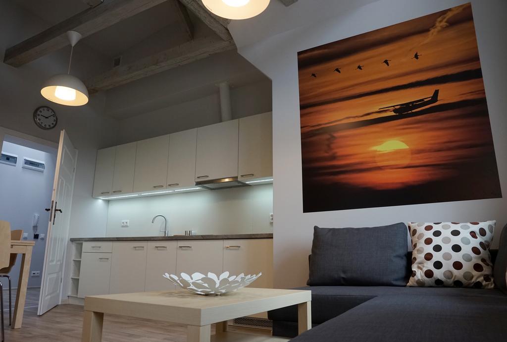 Apartamenty Leszno レシュノ エクステリア 写真