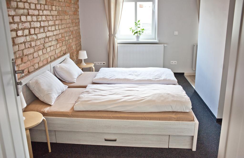 Apartamenty Leszno レシュノ エクステリア 写真