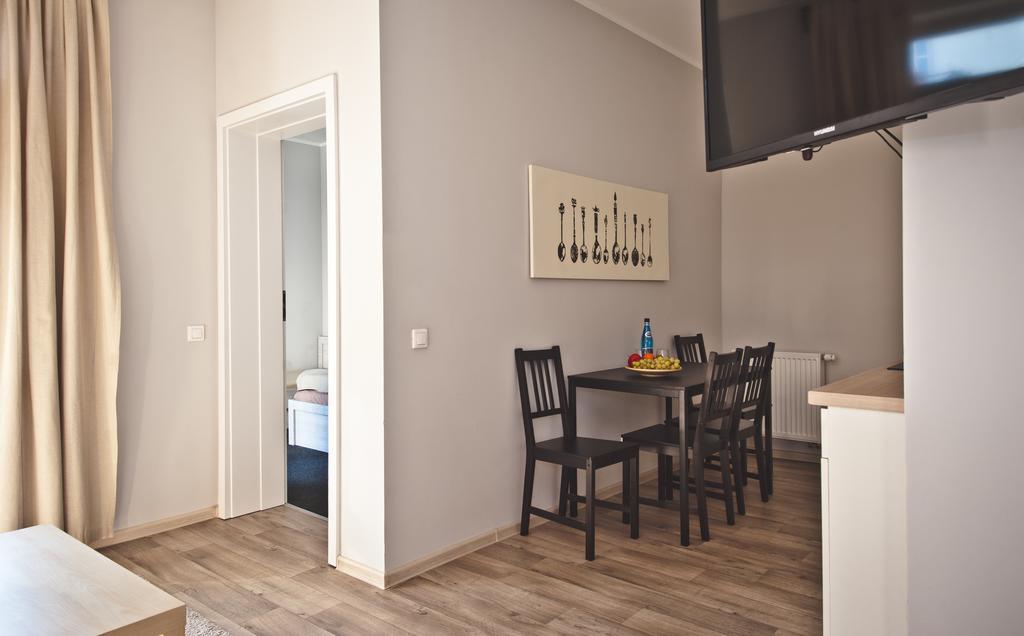 Apartamenty Leszno レシュノ エクステリア 写真