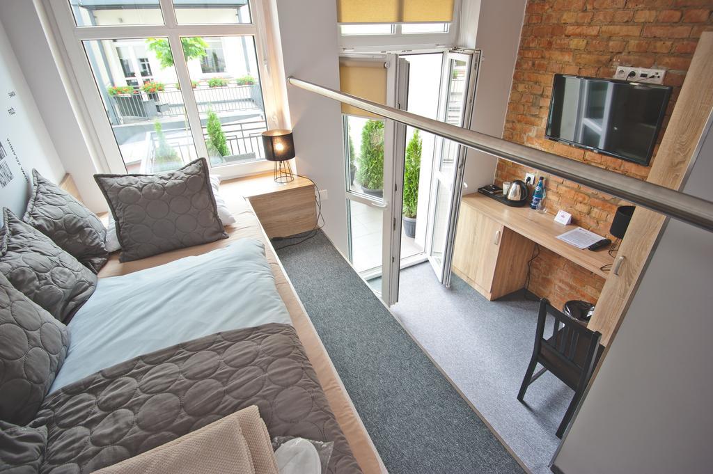 Apartamenty Leszno レシュノ エクステリア 写真